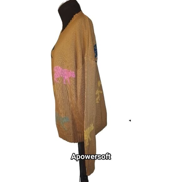 Cheetah Crew Neck Sweater - Picture 2 of 4